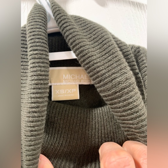Michael Kors Cashmere Turtleneck Sweater - Picture 4 of 4